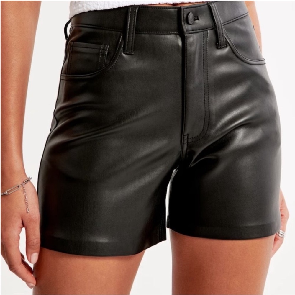 abercrombie and fitch the dad short high rise vegan leather